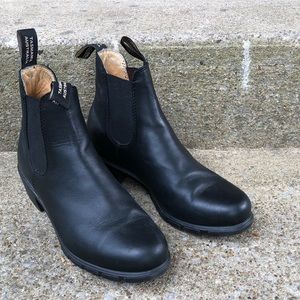 Blundstone size 10.5 women’s black Chelsea boot